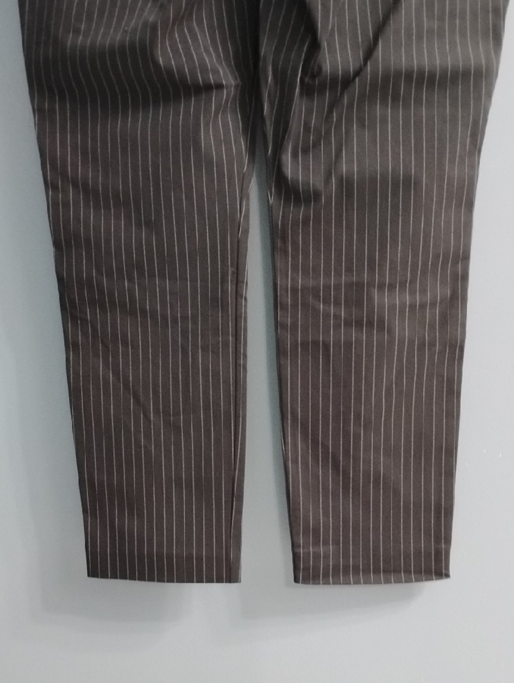 NWT Old Navy Gray Pinstripe High-Rise Pixie Skinny Pants Size 14 - Picture 6 of 6